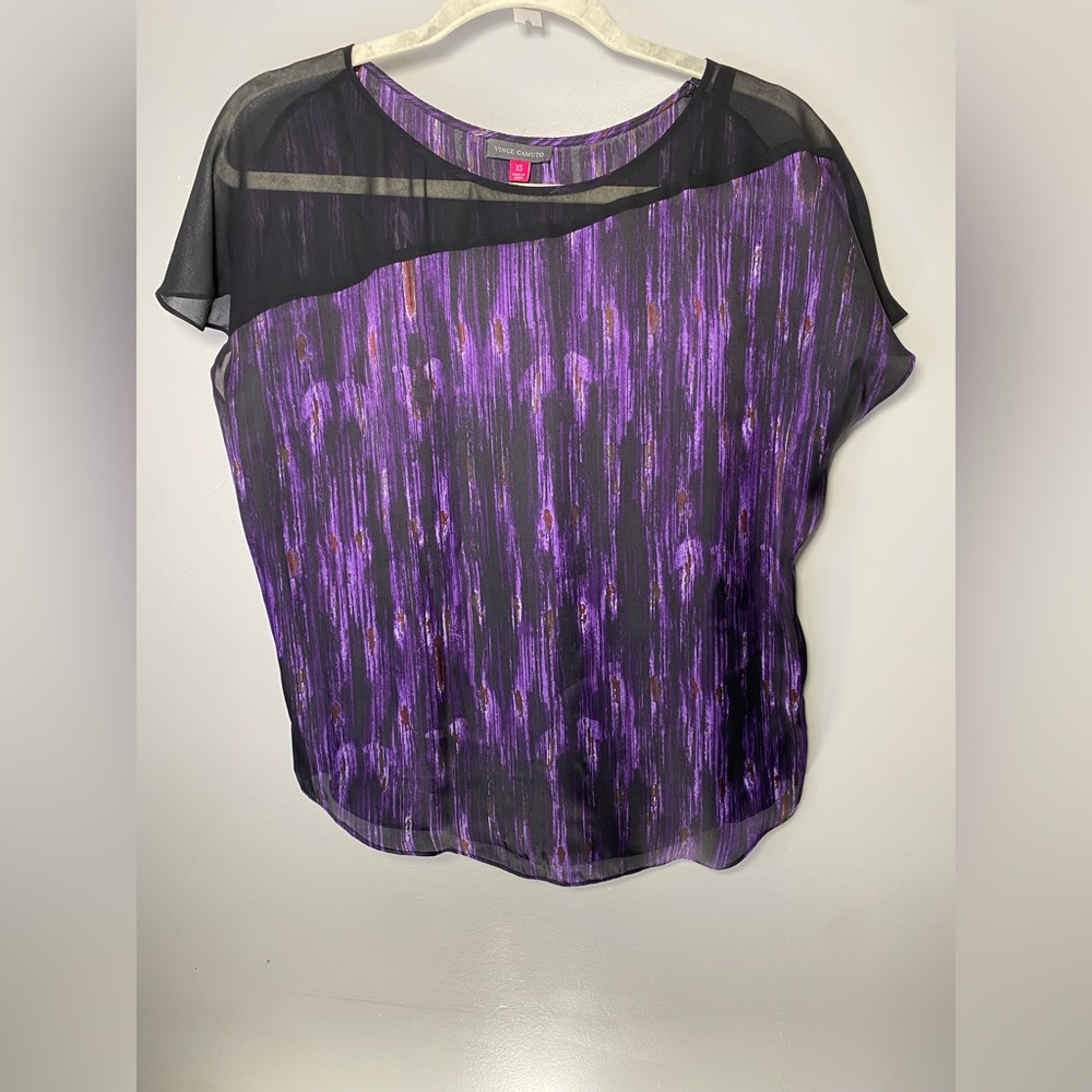 Vince Camuto short sleeve top Color: Purple Black Size XS